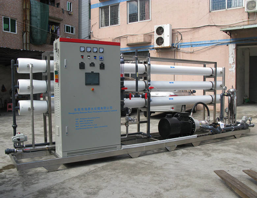 Konteynerli Güneş enerjisi ile çalışan Deniz Suyu Tuzsuzlaştırma Ters Osmoz RO Sistemi Bor delikleri Deniz Suyu Tuzsuzlaştırma Sistemleri