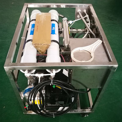 1000LPD Deniz Suyu RO Tesisi Ters Ozmoz Sistemi 50HZ %8 Geri Kazanım Oranı