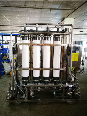 Ticari Kullanım için 415V RO Su Arıtma Tesisi 60HZ 4000LPH